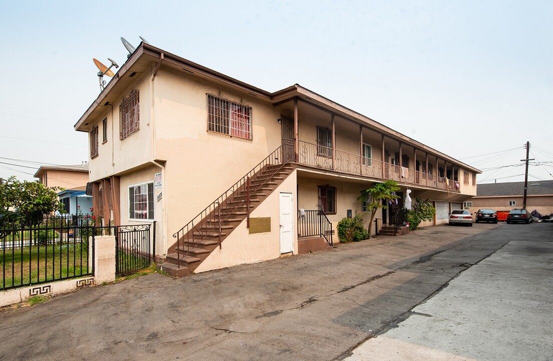 10338 State St in Lynwood, CA - Building Photo