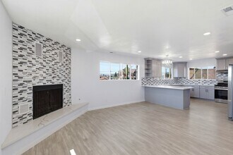 710 E Lake Ave in Watsonville, CA - Building Photo - Building Photo