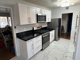 5478 Mary Ln Dr in San Diego, CA - Building Photo