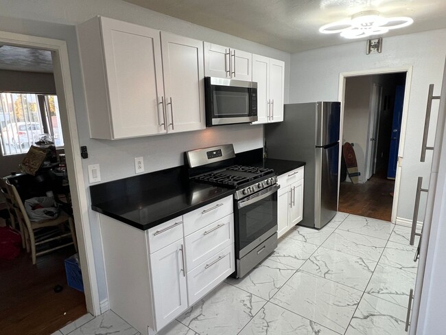 property at 5478 Mary Ln Dr