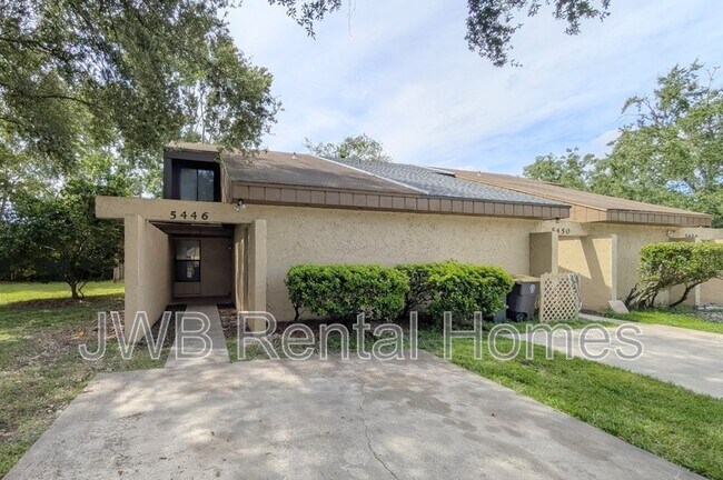 5446 Pinehaven Ct in Jacksonville, FL - Building Photo - Building Photo