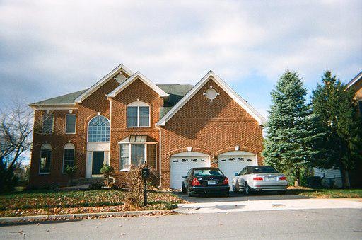 43694 Lucketts Bridge Cir in Ashburn, VA - Foto de edificio