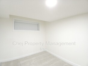 5144 Kinney Pl SW in Edmonton, AB - Building Photo - Building Photo