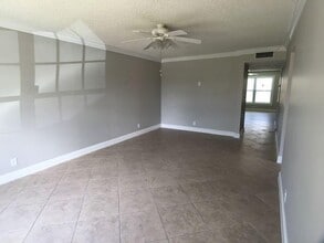 5791 S Rue Rd in West Palm Beach, FL - Building Photo - Building Photo