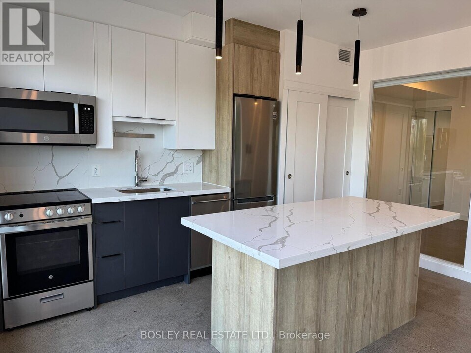 41-41 River St in Toronto, ON - Building Photo