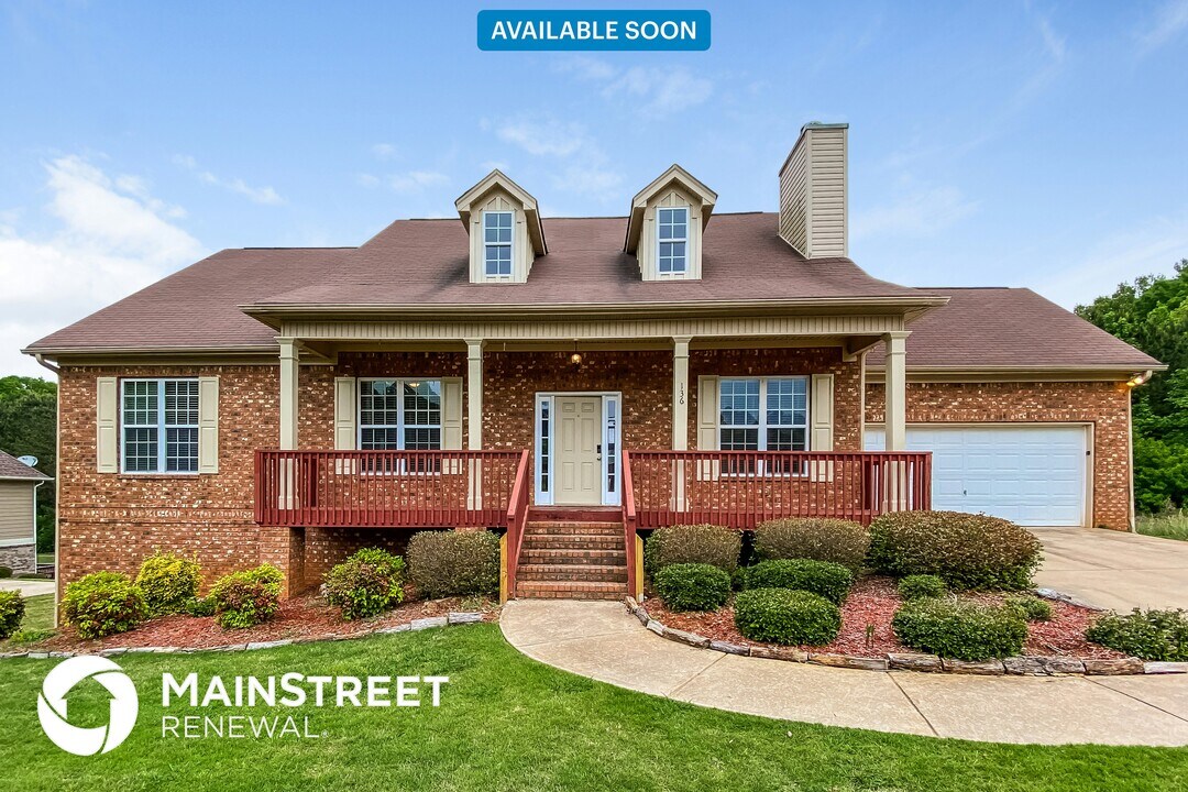 136 Lawrence Dr in Villa Rica, GA - Building Photo