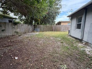 11045 NE 2nd Ave in Miami, FL - Building Photo - Building Photo