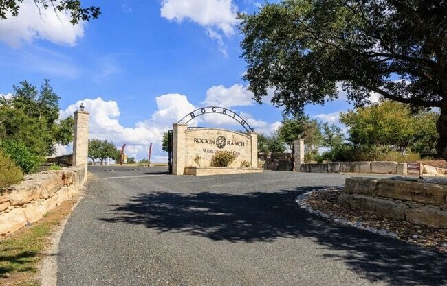 102 David Renfro in Blanco, TX - Building Photo - Building Photo