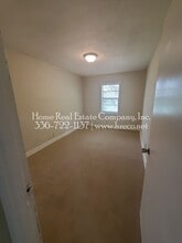 1332 Gray Ave NE in Winston-Salem, NC - Foto de edificio - Building Photo