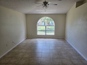 15 Catalina Ct in Kissimmee, FL - Foto de edificio - Building Photo