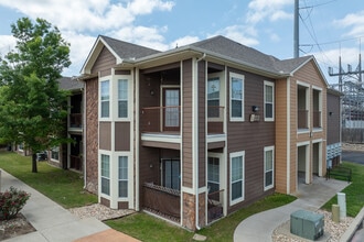 Brookview Village in Copperas Cove, TX - Foto de edificio - Building Photo