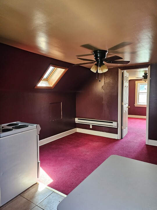 15821 Huntmere Ave, Unit 1BR 3rd Floor unit in Cleveland, OH - Foto de edificio