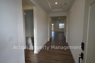 1044 Royal Velvet Dr in Sequim, WA - Building Photo - Building Photo