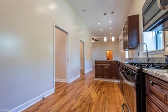 4255 N Campbell Ave-Unit -Apt 1S in Chicago, IL - Building Photo - Building Photo