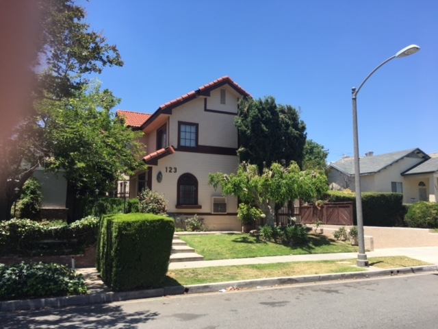 123 N Marguerita Ave in Alhambra, CA - Foto de edificio - Building Photo