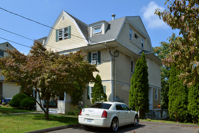 772 Broad St in Meriden, CT - Building Photo - Building Photo