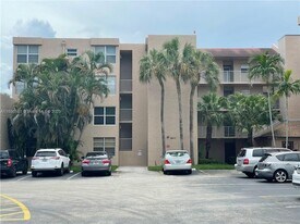 9400 Live Oak Pl in Davie, FL - Building Photo