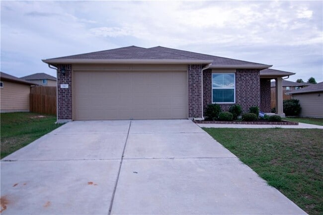 142 Leon River Loop in Hutto, TX - Building Photo - Building Photo