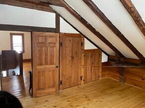 35 Pleasant St, Unit 3 in Holliston, MA - Foto de edificio - Building Photo