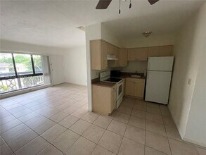 5910 NE 18th Ave in Fort Lauderdale, FL - Building Photo - Building Photo