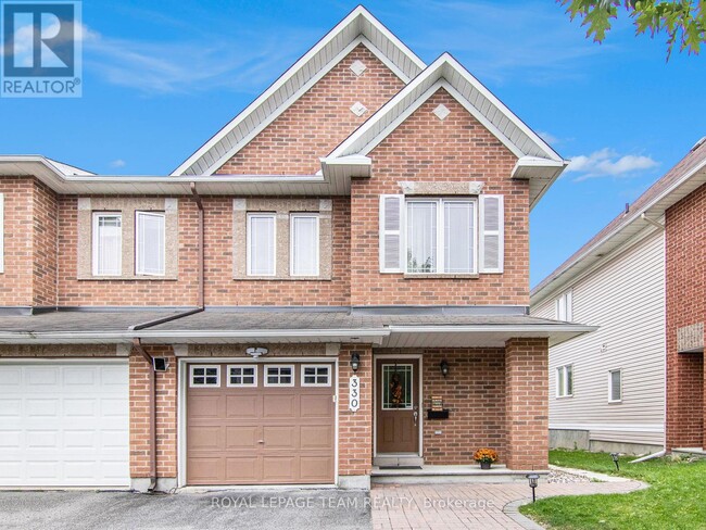 330 Forestbrook St in Ottawa, ON - Building Photo - Building Photo