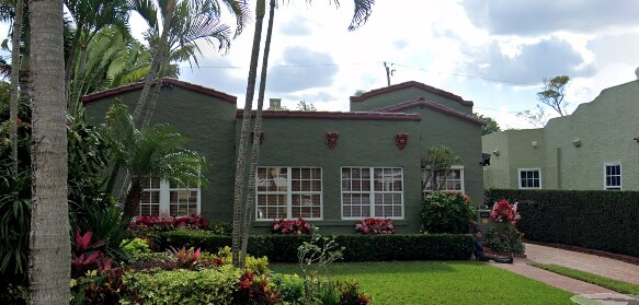 616 Upland Rd in West Palm Beach, FL - Building Photo