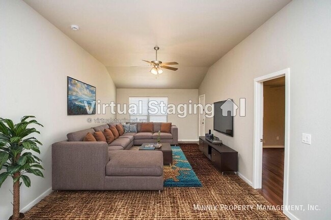property at 2113 N Jayton Ave