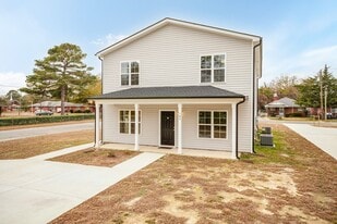 705 E Spruce St in Goldsboro, NC - Building Photo