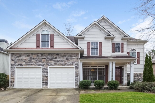 property at 3075 Woodbridge Ln