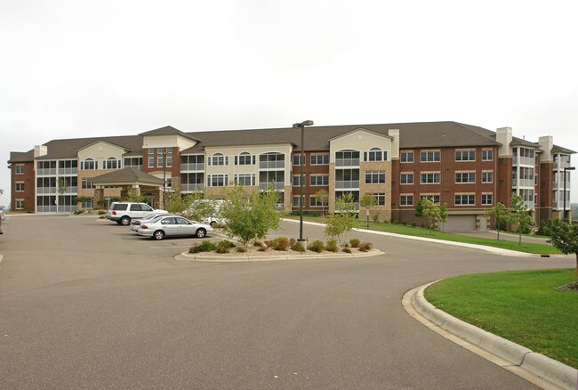 Chateau Ridge Condominiums in Burnsville, MN - Foto de edificio - Building Photo