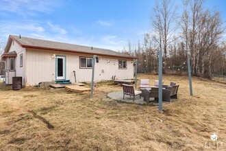 1160 E Snohomish Ave in Wasilla, AK - Building Photo - Building Photo