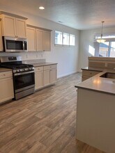 2483 NW Jackpine Ln in Redmond, OR - Building Photo - Building Photo