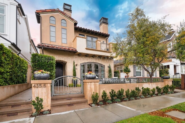 435 1/2 Carnation Ave in Newport Beach, CA - Building Photo - Building Photo