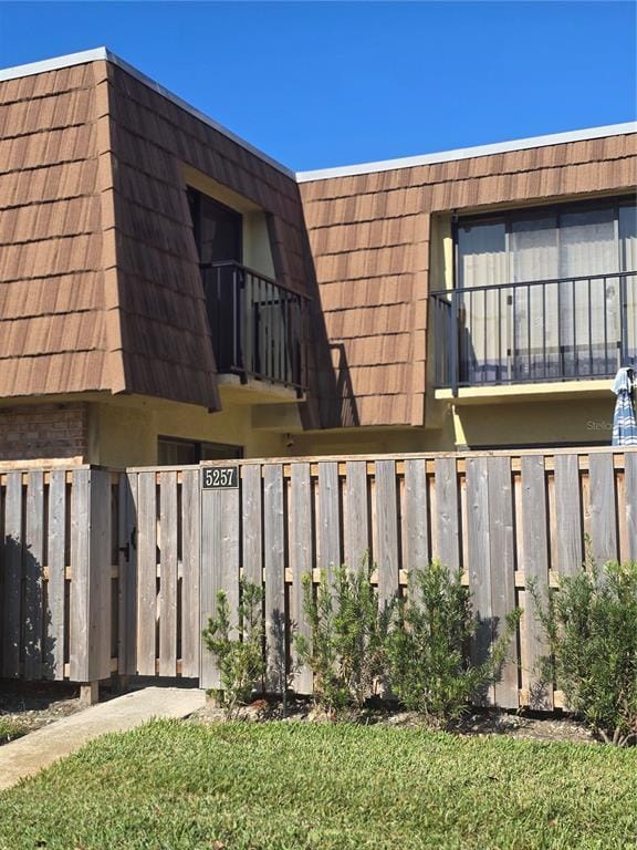 property at 5257 Coral Ct