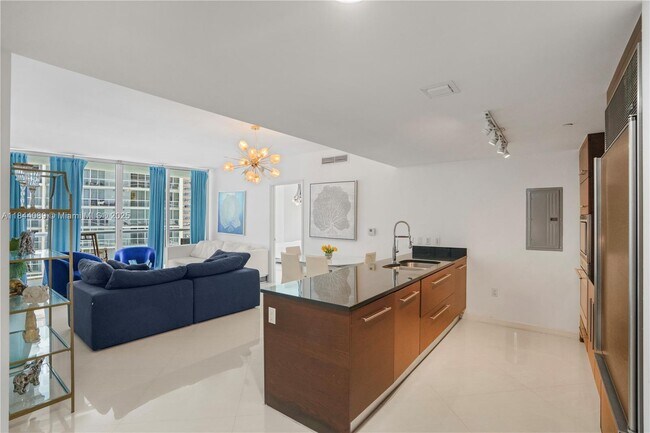 475 Brickell Ave in Miami, FL - Building Photo - Building Photo