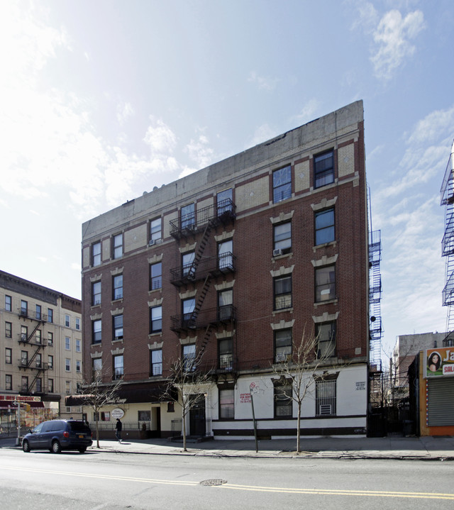 566 E 187th St in Bronx, NY - Building Photo