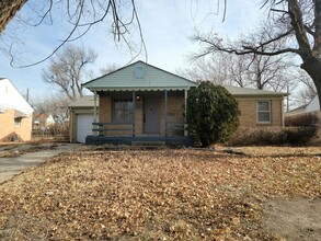 1110 S Fabrique Dr in Wichita, KS - Building Photo - Building Photo