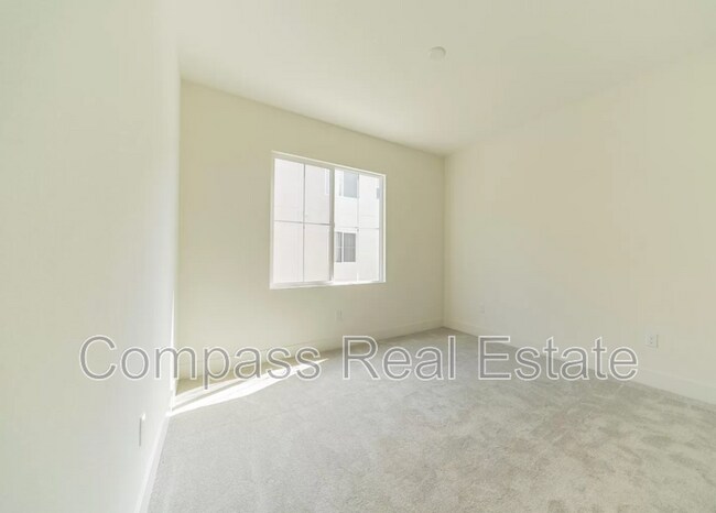 37621 Estuary St in Newark, CA - Building Photo - Building Photo