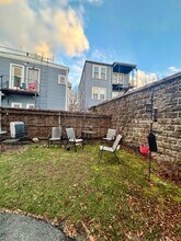 204 Banks St, Unit 1 in Cambridge, MA - Building Photo - Building Photo