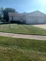 9 Scott St, Unit B in Hebron, IN - Building Photo