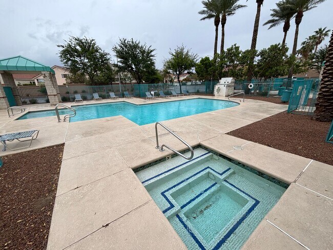 2114 Polynesia Cir in Henderson, NV - Building Photo - Building Photo