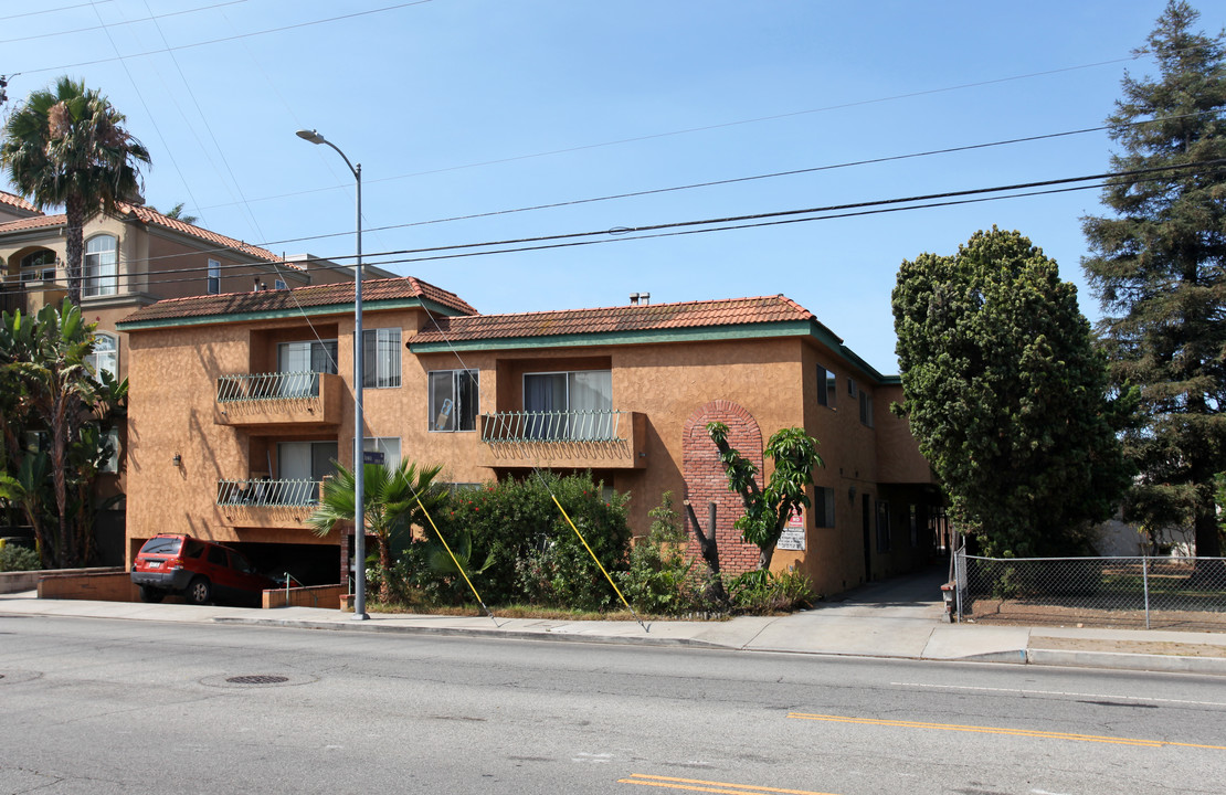 1647 S Bundy Dr in Los Angeles, CA - Building Photo