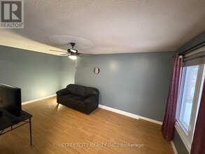 34 Glenroy Rd in London, ON - Building Photo - Building Photo