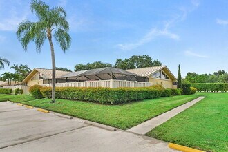 5805 Golden Eagle Cir in Palm Beach Gardens, FL - Building Photo - Building Photo