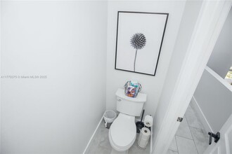 4905 SW 31st Ter in Fort Lauderdale, FL - Building Photo - Building Photo