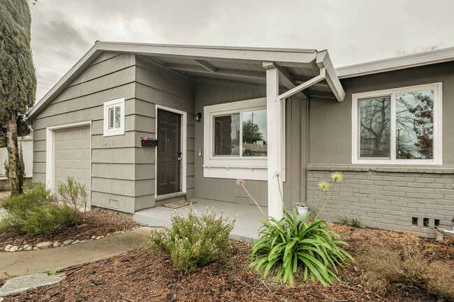 property at 1905 Waterford Rd