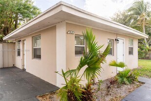 5820 Grant St in Hollywood, FL - Building Photo