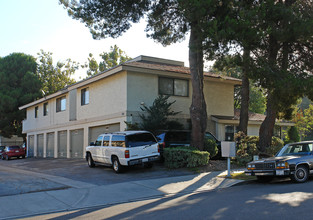 23411 Packer Pl in Lake Forest, CA - Building Photo - Building Photo