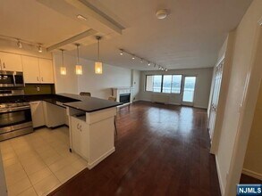 1203 River Rd in Edgewater, NJ - Building Photo - Building Photo