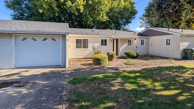 342-344-344 Annette Ct NE